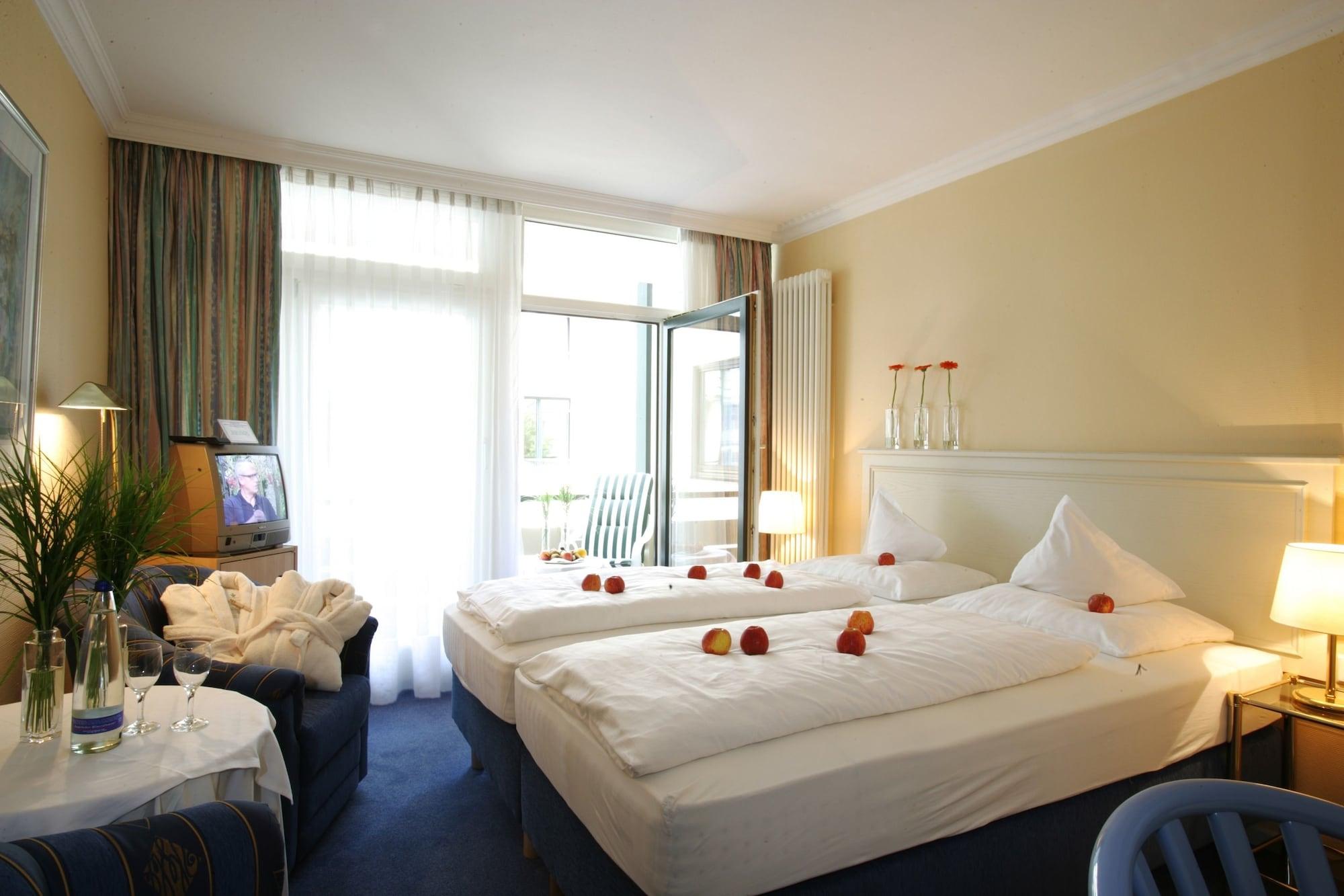 Wunsch Hotel Muerz - Natural Health & Spa Hotel باد فسينغ المظهر الخارجي الصورة