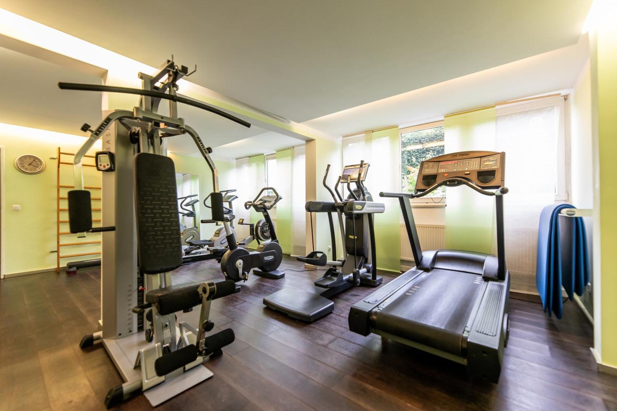 Wunsch Hotel Muerz - Natural Health & Spa Hotel باد فسينغ المظهر الخارجي الصورة