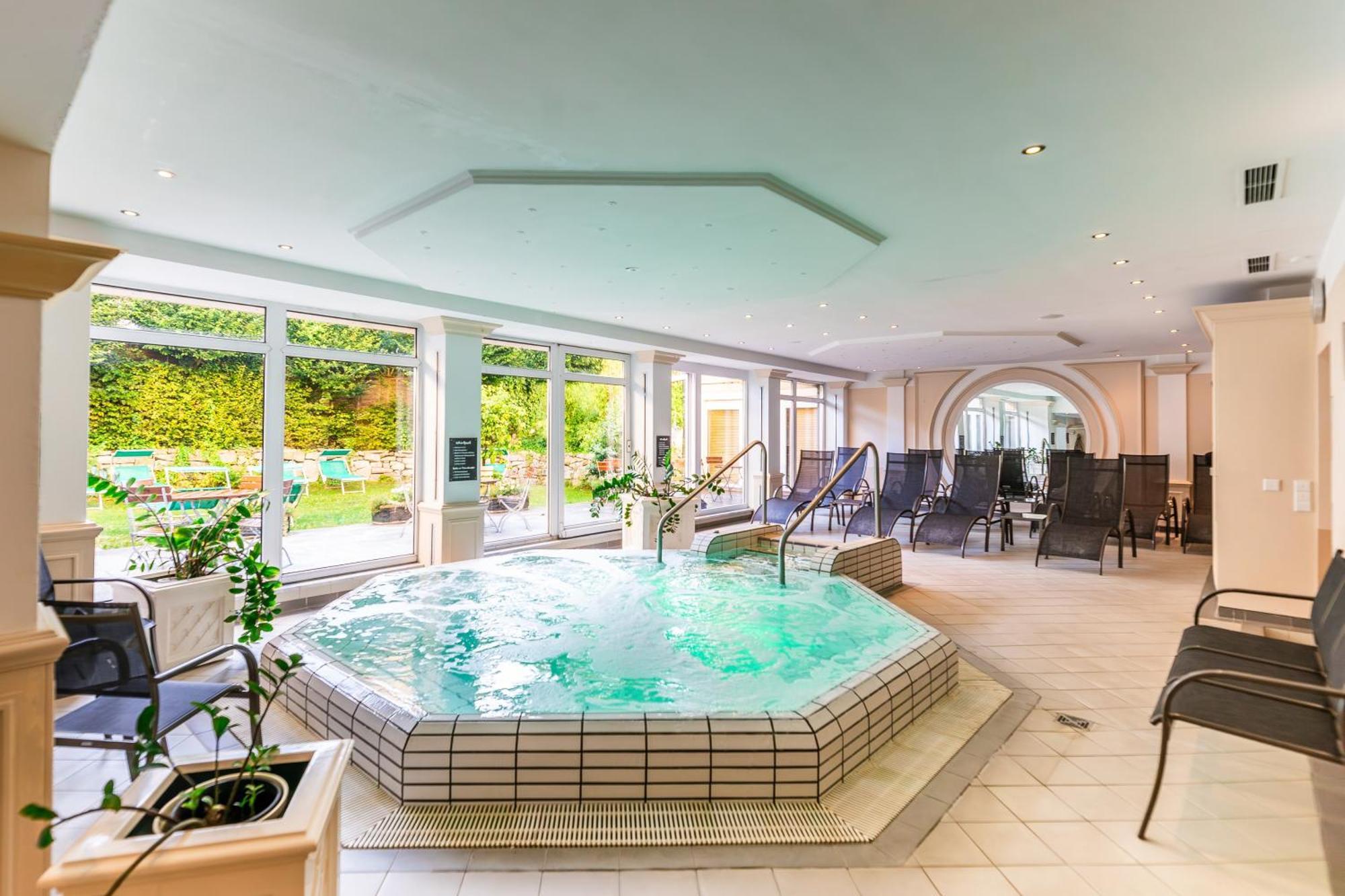 Wunsch Hotel Muerz - Natural Health & Spa Hotel باد فسينغ المظهر الخارجي الصورة