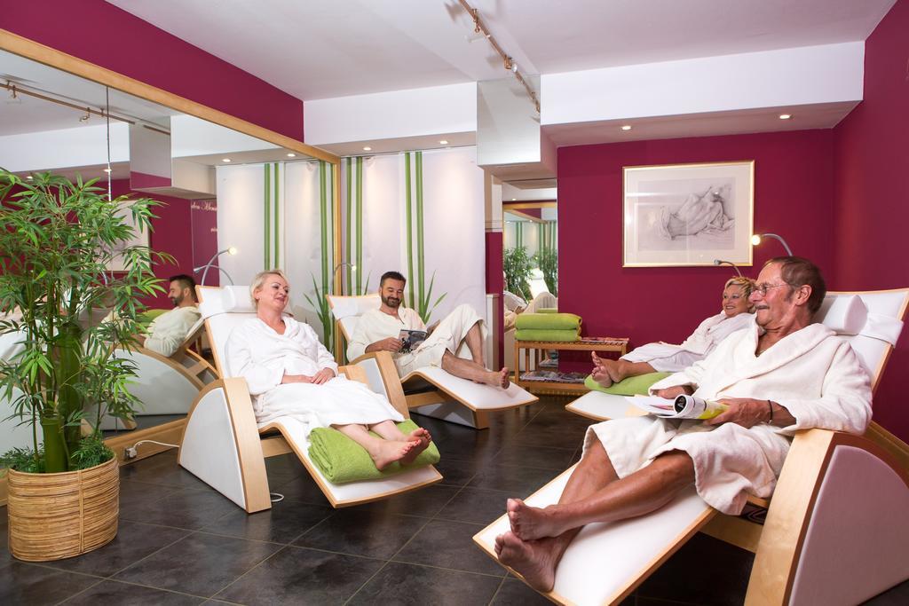 Wunsch Hotel Muerz - Natural Health & Spa Hotel باد فسينغ المظهر الخارجي الصورة
