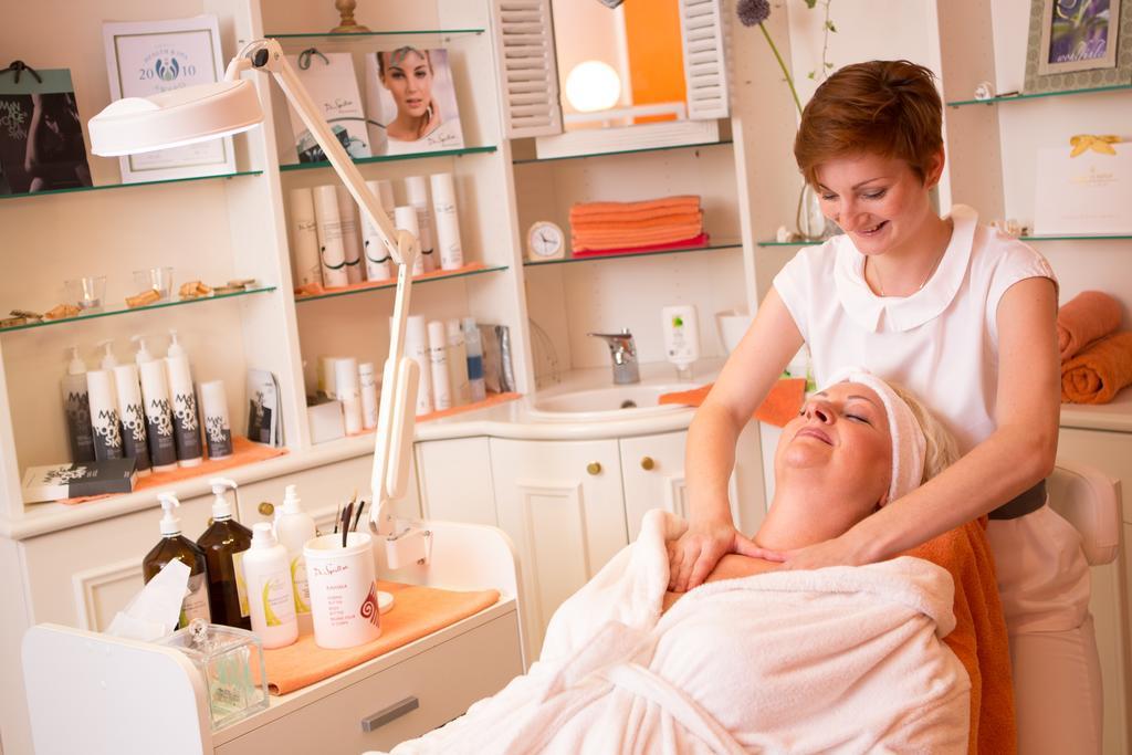 Wunsch Hotel Muerz - Natural Health & Spa Hotel باد فسينغ المظهر الخارجي الصورة