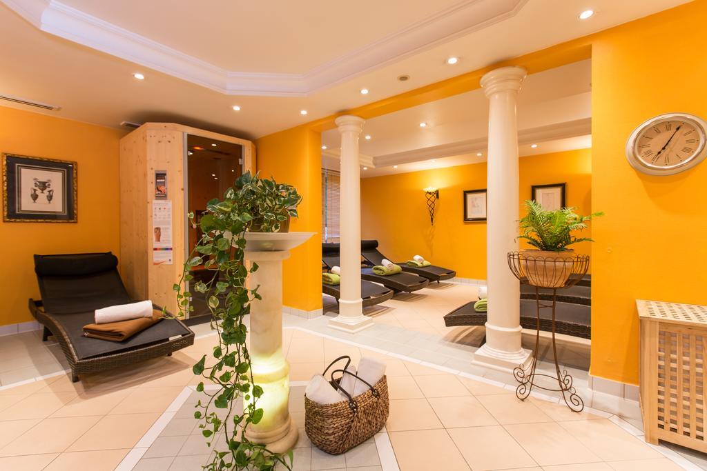Wunsch Hotel Muerz - Natural Health & Spa Hotel باد فسينغ المظهر الخارجي الصورة